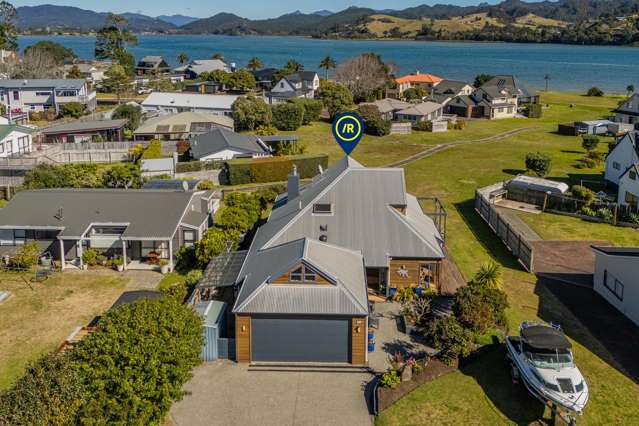 Awesome Living With Estuary Views