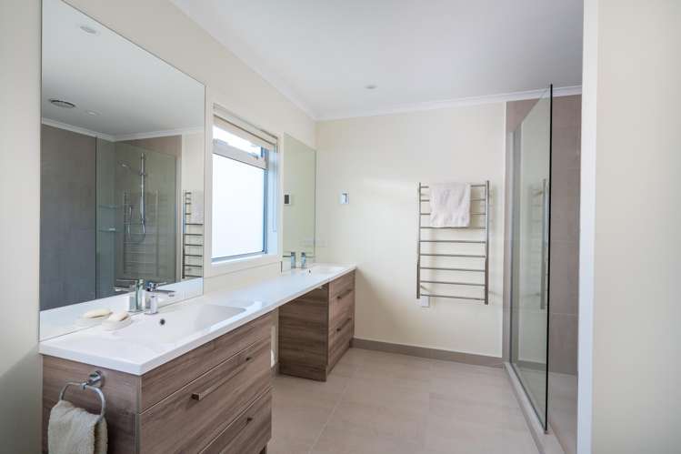 5 Pukenamu Road Rainbow Point_19