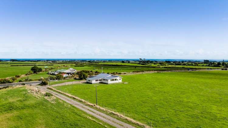 2288 Eltham Road Awatuna_24