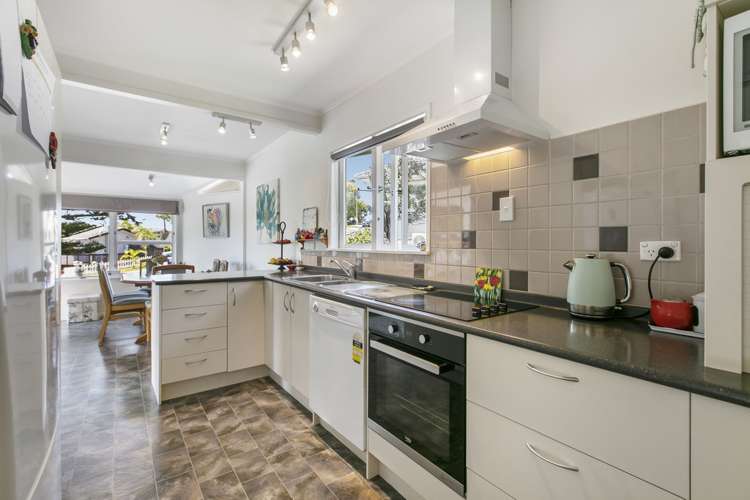 32 Dolbear Street Titirangi_5