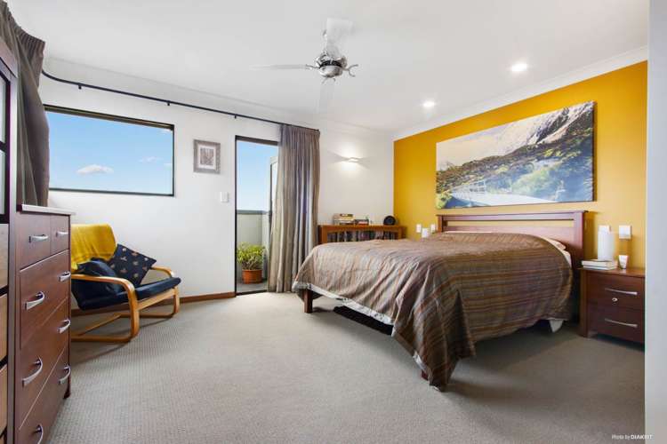 241 Royal Road Massey_11