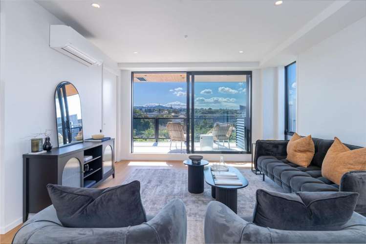 4/11 Spring Street_2