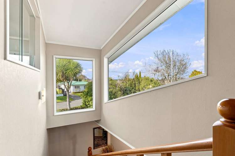 5 Eaton Crescent Otamatea_15