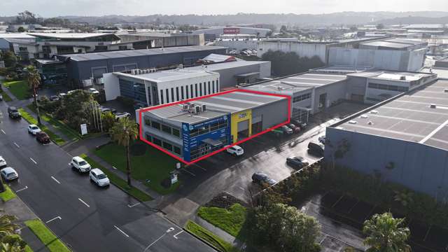 Stylish Albany Showroom + Warehouse - 819sqm