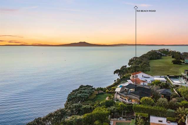 Exceptional Sun-Filled Coastal Setting