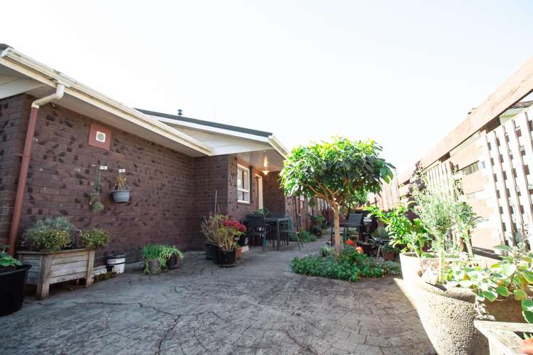 1a Huata Place West End_22