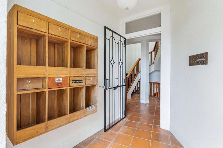 2/2 Herne Bay Road Herne Bay_2