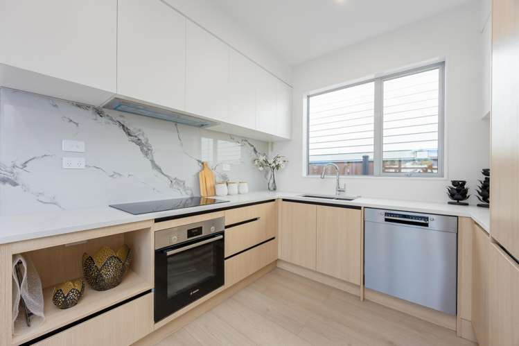 7 Sunrise Avenue Murrays Bay_3