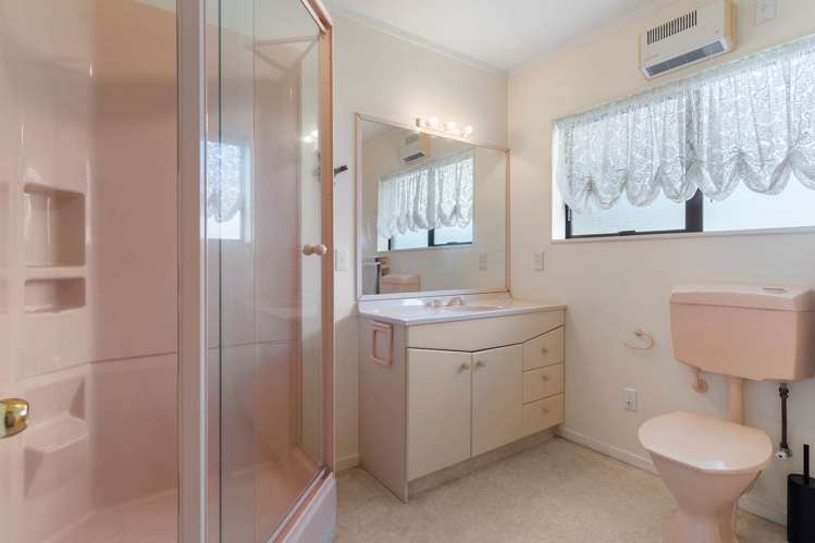 2/65 Sturges Road Henderson_19