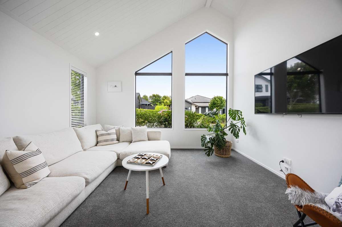 8 Walter Lawry Road_2