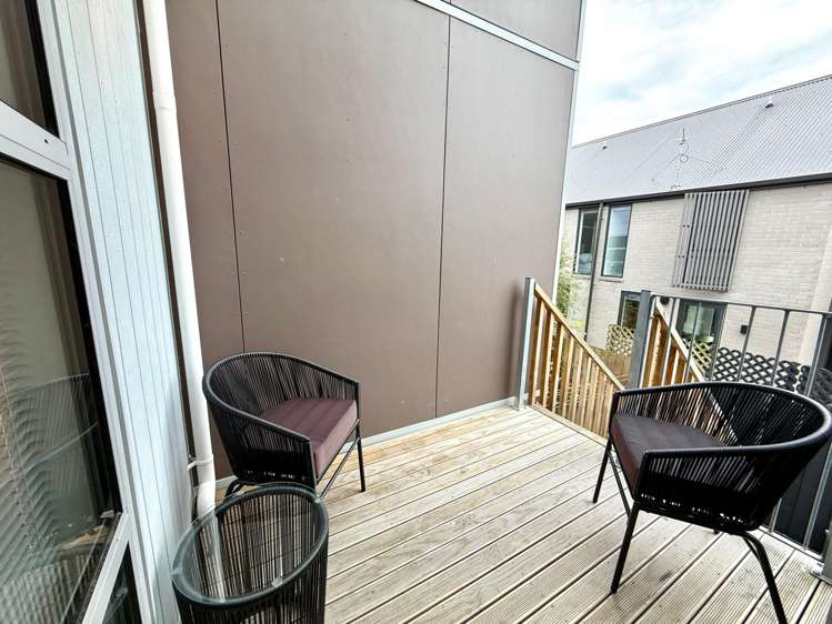 3/3 Grove Road Addington_17