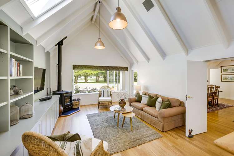 'Lochiel' - 105 Longlands Road West Longlands_18