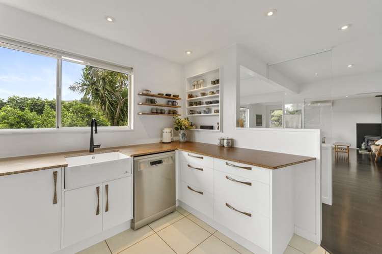 20 Muri Road Pukerua Bay_18