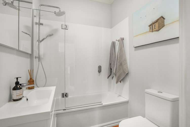 4 Collins Street Petone_13