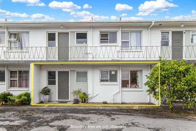 LOW-MAINTENANCE LIVING ON CITY FRINGE