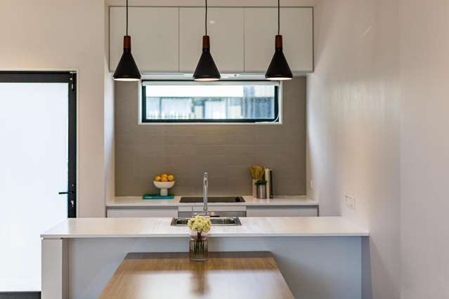 10/6 Oswald Crescent Paparangi_1