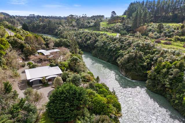 RIVER ROCK - GATEWAY TO THE GORGE