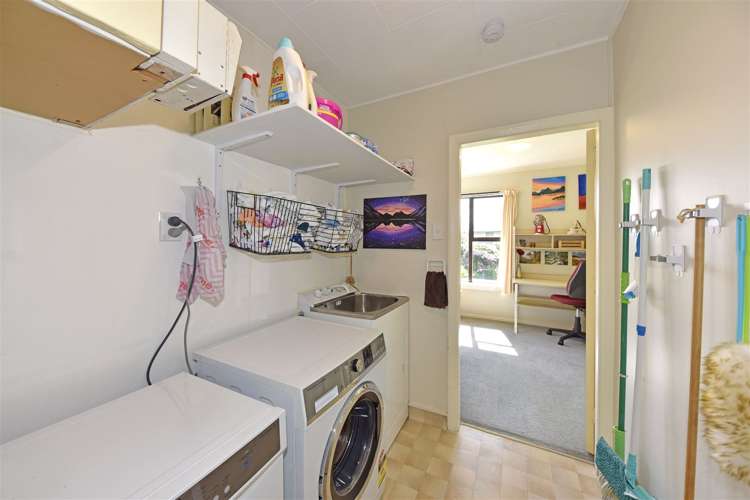 39 Achilles Street Burwood_17