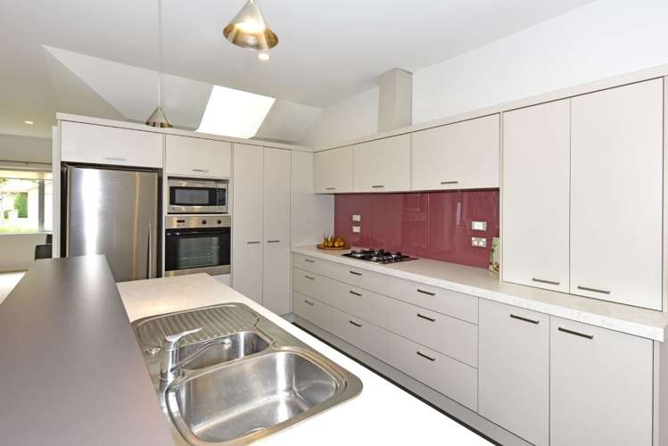 75 Beechwood Drive Northwood_12