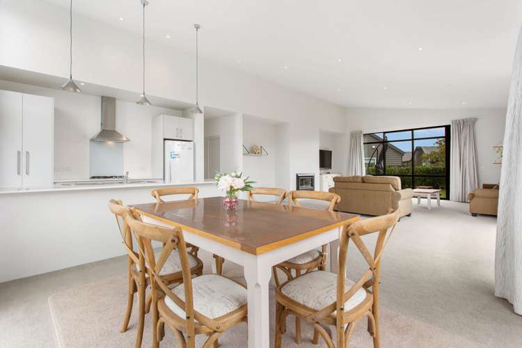 11 Parachute Crescent Papakura_3