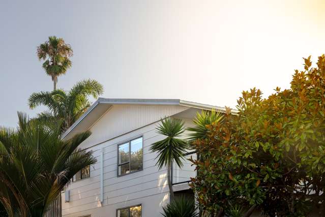 7 John Dee Crescent Red Beach_4