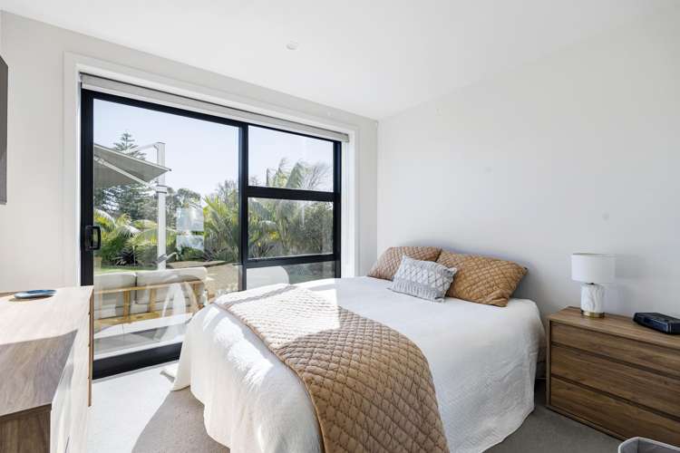 5/11A Baring Terrace Strandon_17