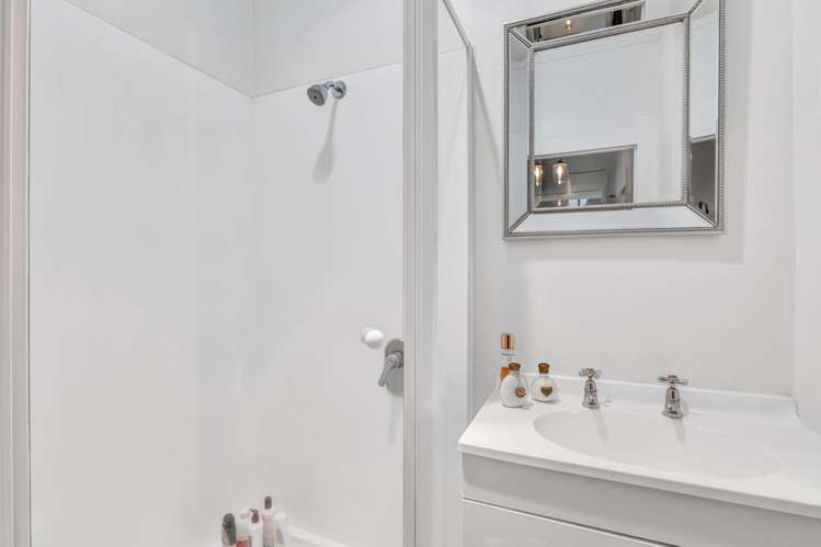 58 Pembroke Road Stratford_11