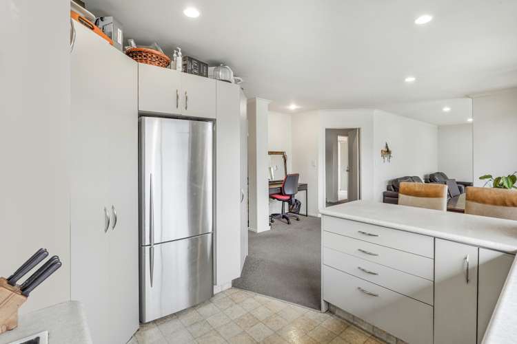 20 Nobleman Place Hamilton East_13