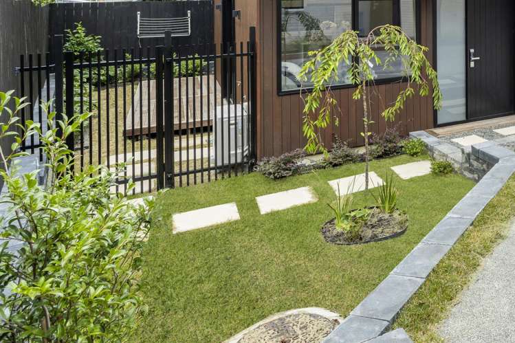 11A Rene Place Sunnyhills_19