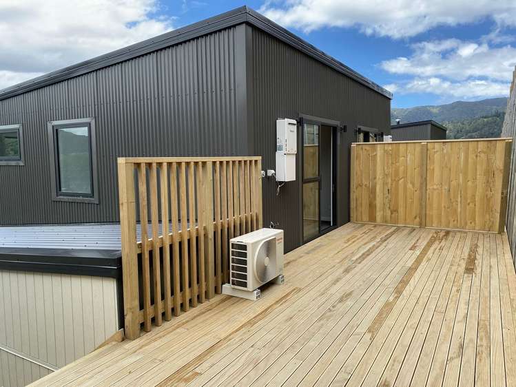 10 Main Road Wainuiomata_15