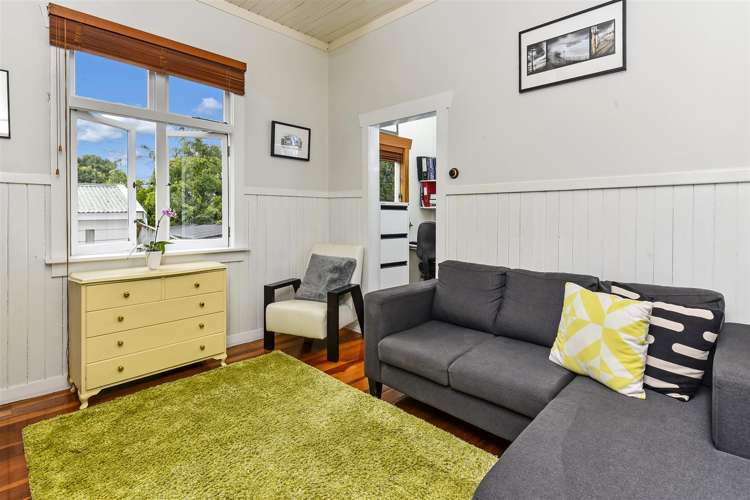 10 Hanlon Crescent Narrow Neck_6