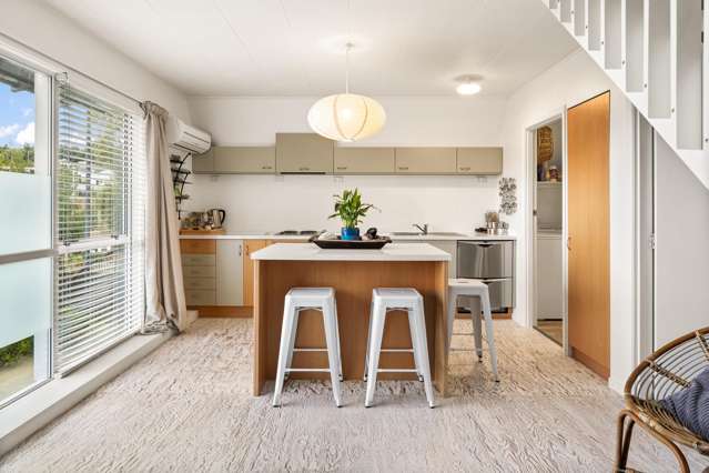 Renovated Townhouse in Port - still available!