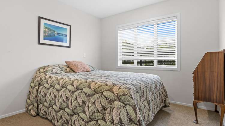 34 Noumea Drive Rangatira Park_10