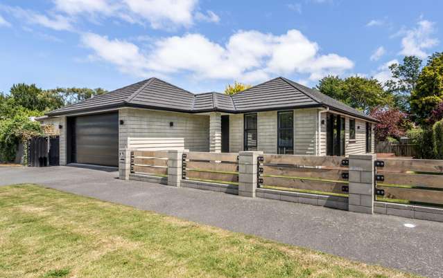 Modern Living in Sought After Gladstone