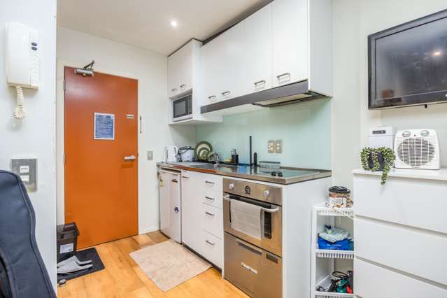 1J/32 Eden Crescent Auckland Central_4