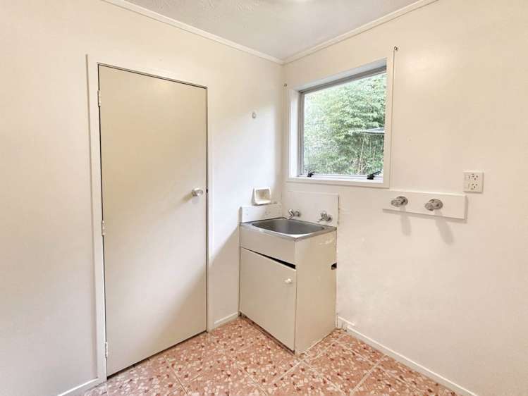 41 Adam Sunde Place Glen Eden_11