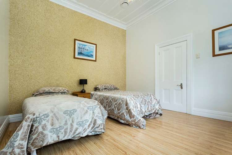 41 Leckhampton Court Clyde Hill_16