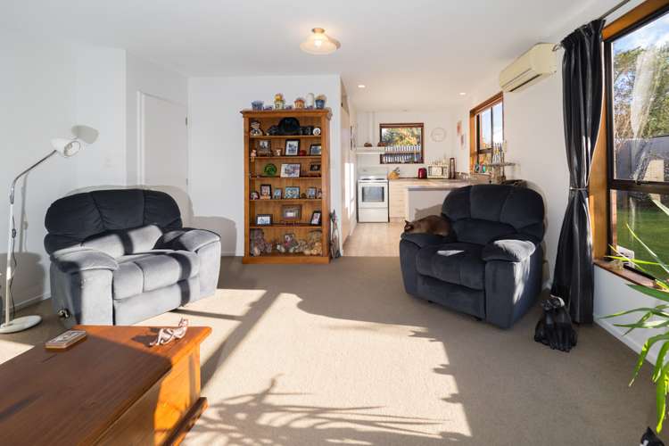 2/14 James Street Allenton_10