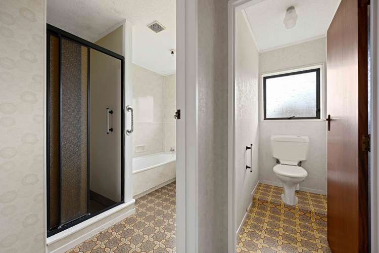 8 Sandalwood Drive Dinsdale_10