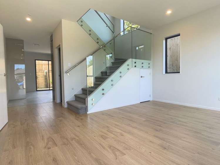 2b Askew Place Farm Cove_1