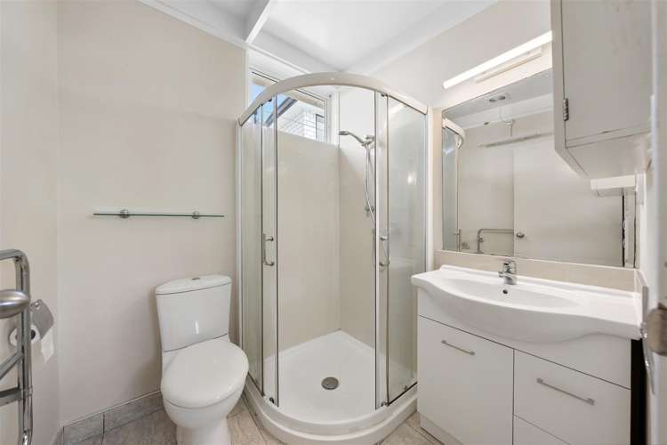 2/127 Seabrook Avenue New Lynn_6