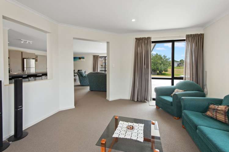 7 Sando Way One Tree Point_12