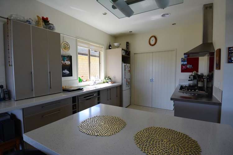 16 Dolphin Parade Bell Block_5