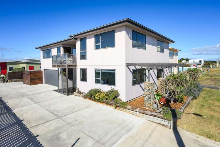 17 Marine Parade Foxton Beach_1
