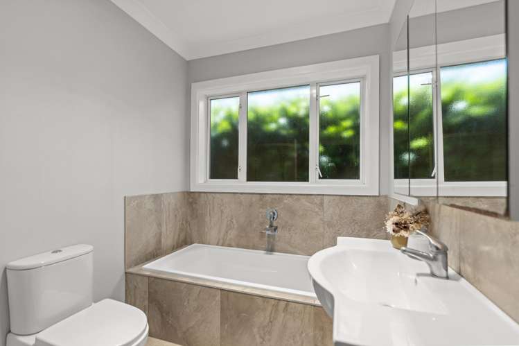 76 Sylvan Street Hillmorton_13