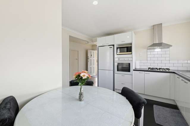 21 Russell Road Fairy Springs_2