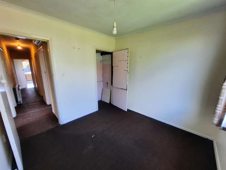 113 Gayhurst Road Dallington_6