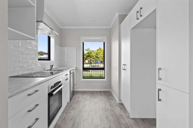 2/1 Garthwood Road Hillcrest_1