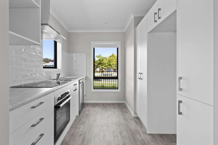 2/1 Garthwood Road Hillcrest_1
