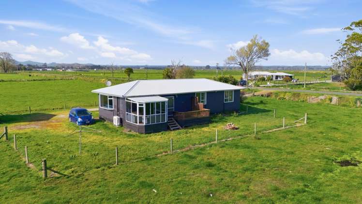 155 Cutwater Road and 2 Gardiner Place Pukehina_23